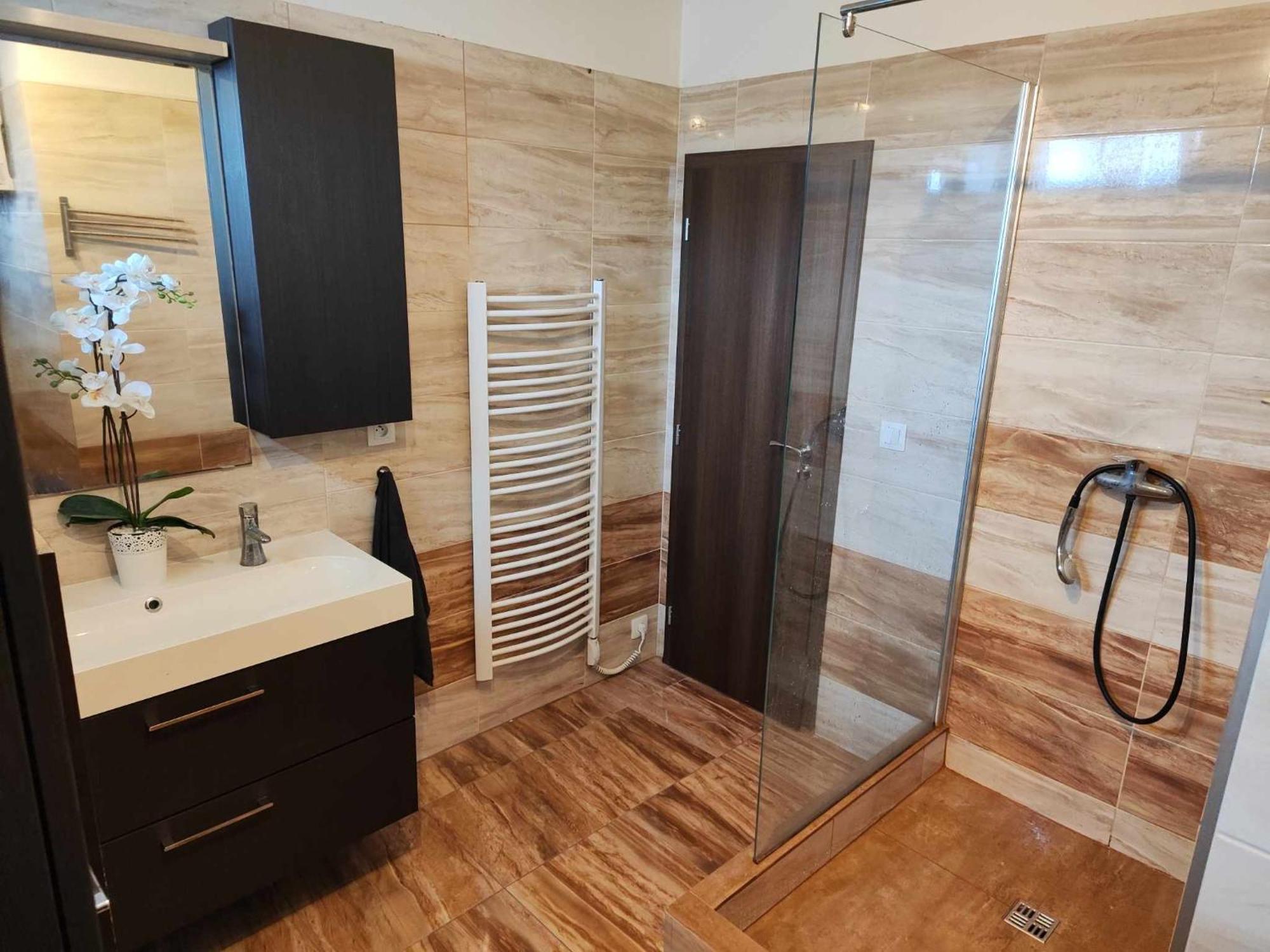 דירות Rovinka Apartman Dominika מראה חיצוני תמונה