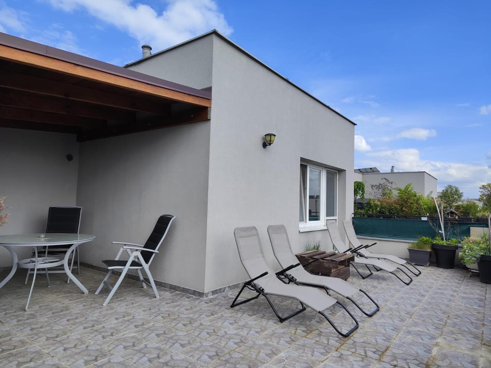 דירות Rovinka Apartman Dominika מראה חיצוני תמונה